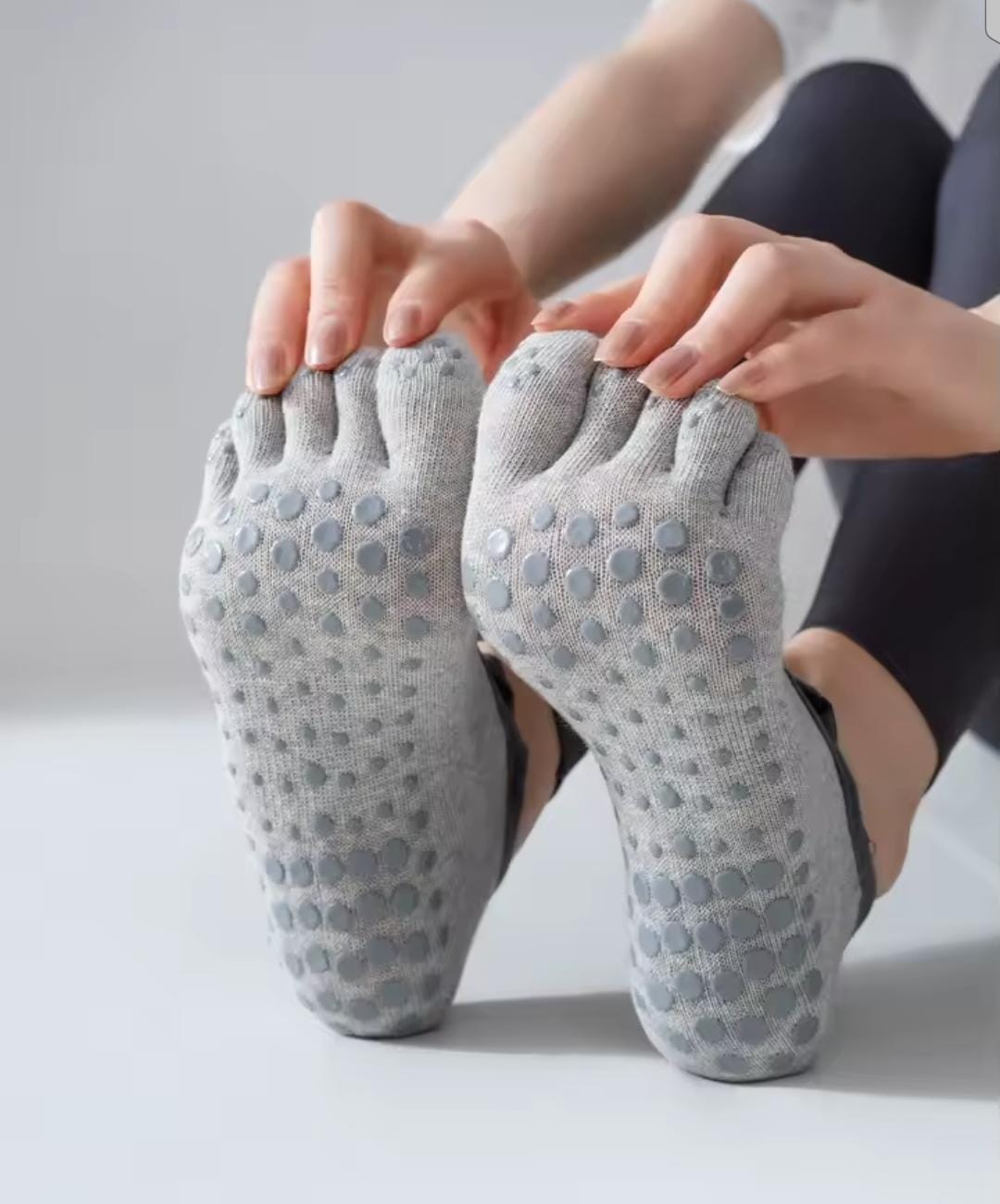 Exercise Socks with Separated Toes and Anti-Slip Grip