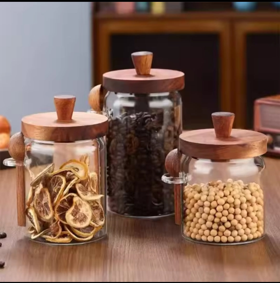 Storage containers