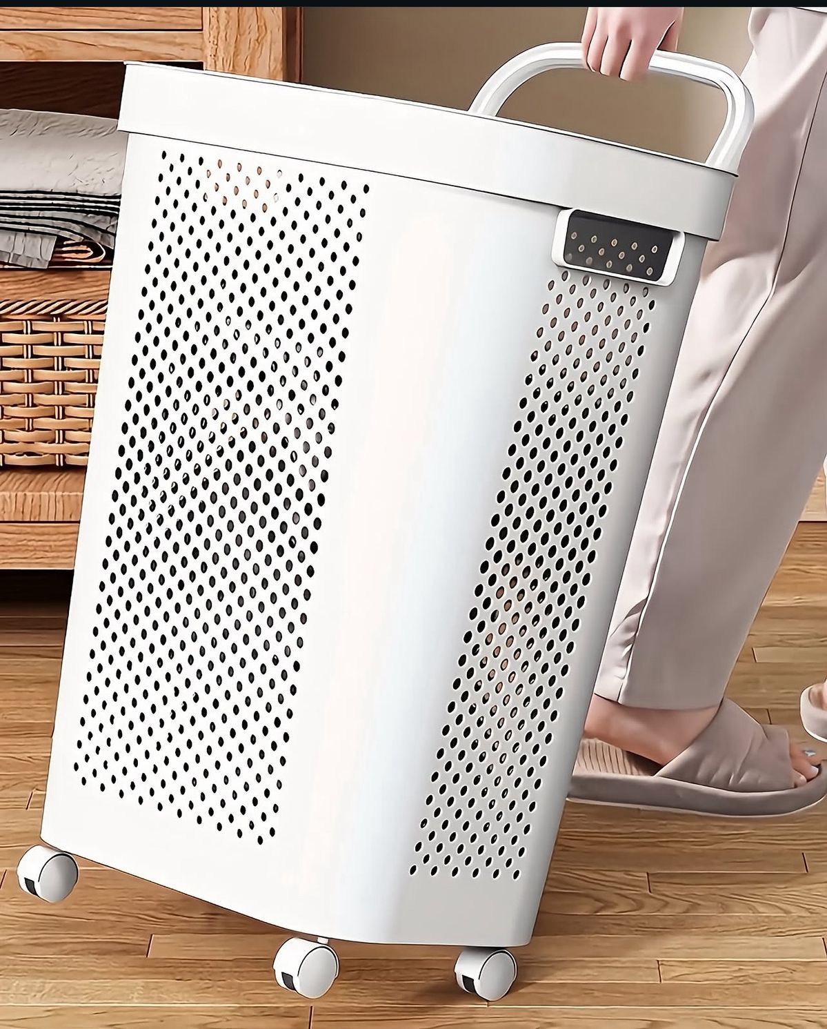 Rolling Laundry Hamper with Lid