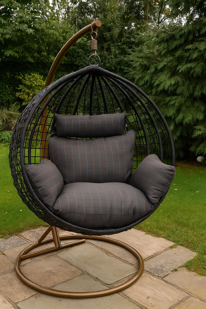 Outdoor swing