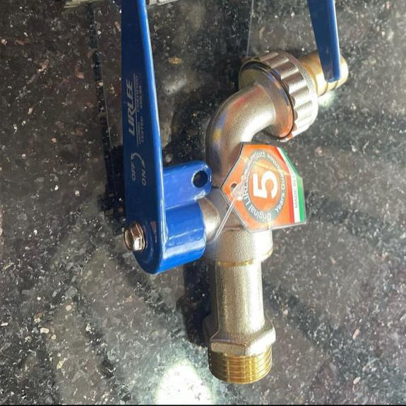 Garden / Machine Tap with Blue Lever
