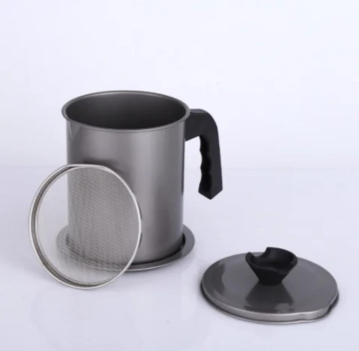 Kitchen Oil Storage with Strainer