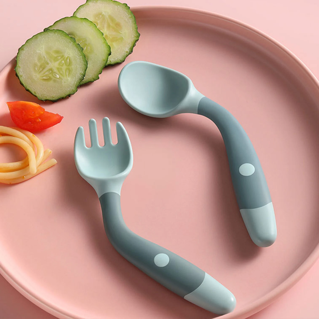 baby bendable silicone spoon and fork set in storage package