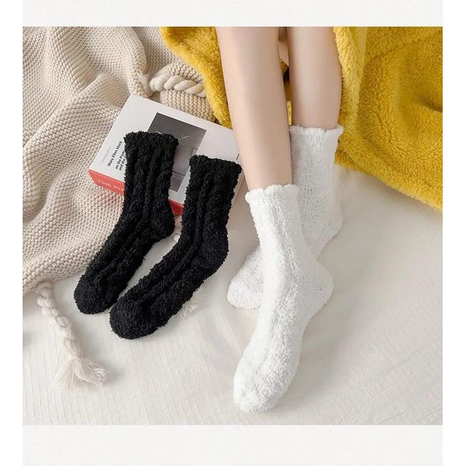Women’s Socks, Winter Fleece Fuzzy Thick Warm Black White 