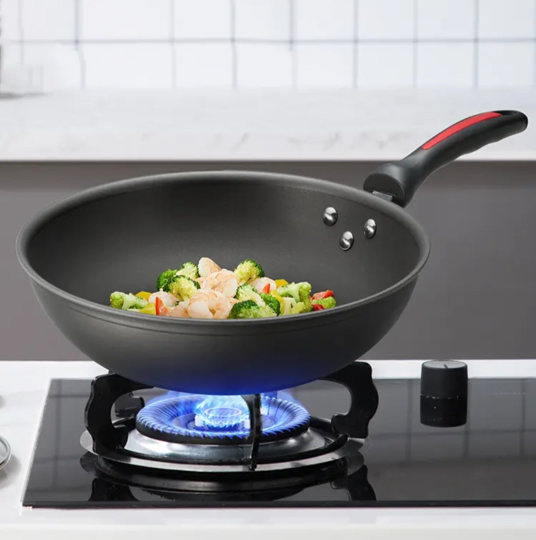 Black Wok Pan With Lid