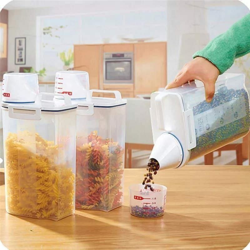 2L transparent PP cereal and grain storage container with handle and measuring cup, measuring 15cm x 7.5cm x 29cm for refrigerator and pantry organisation