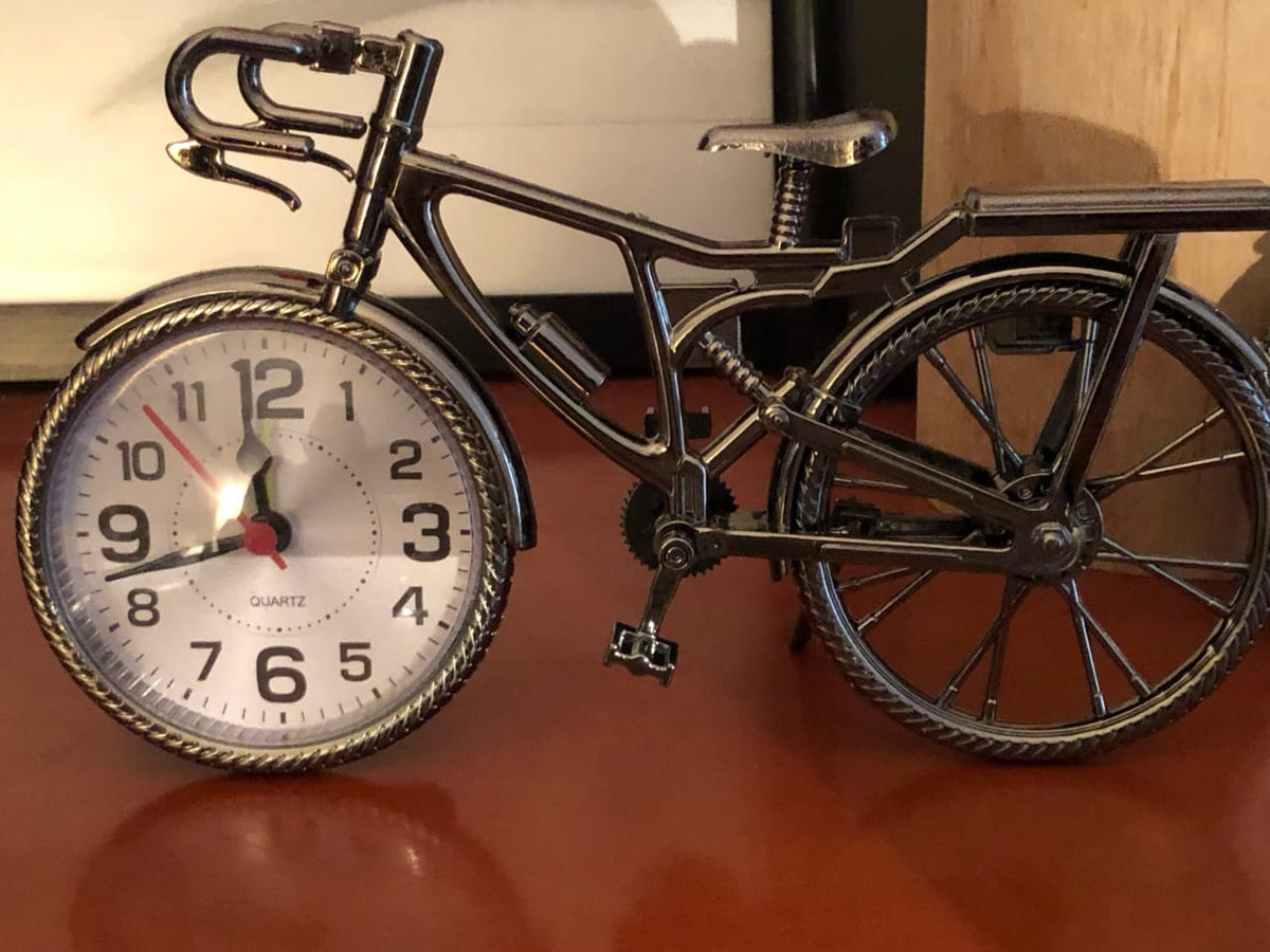 Vintage numerical bicycle shape creative alarm clock
