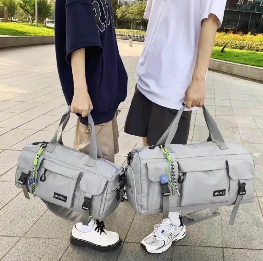 Duffle bag with a shoe compartment