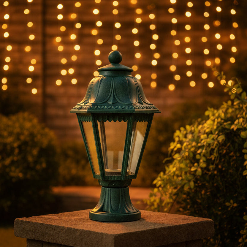 Outdoor ornamental gate lamp bulkhead wall light with E27 socket and weatherproof design