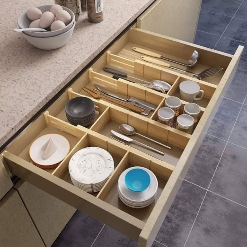 4-piece bamboo adjustable drawer divider set with 6 inserts and expandable 43–56cm design for organising household drawers.