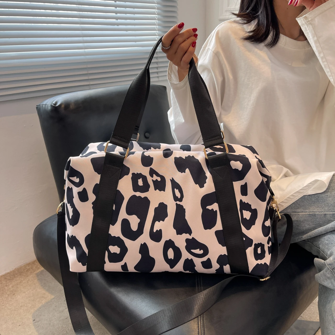 Gemelli Collections Women's Travel Weekender Overnight Bag, spacious carry-on duffel bag for weekend travel and overnight trips.