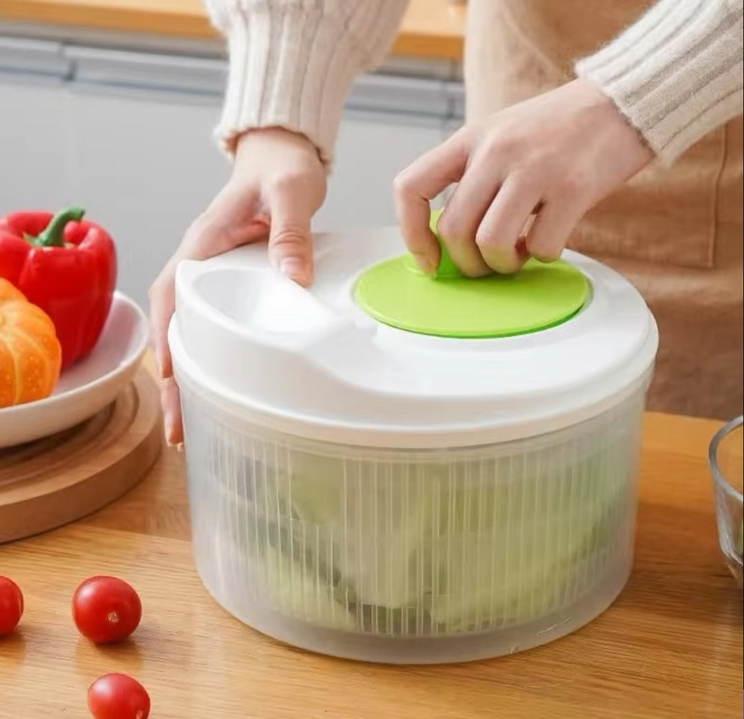 Gemelli Collections Vegetable Dehydrator and Salad Spinner for washing and drying fresh vegetables, lettuce, fruits, and salad ingredients.