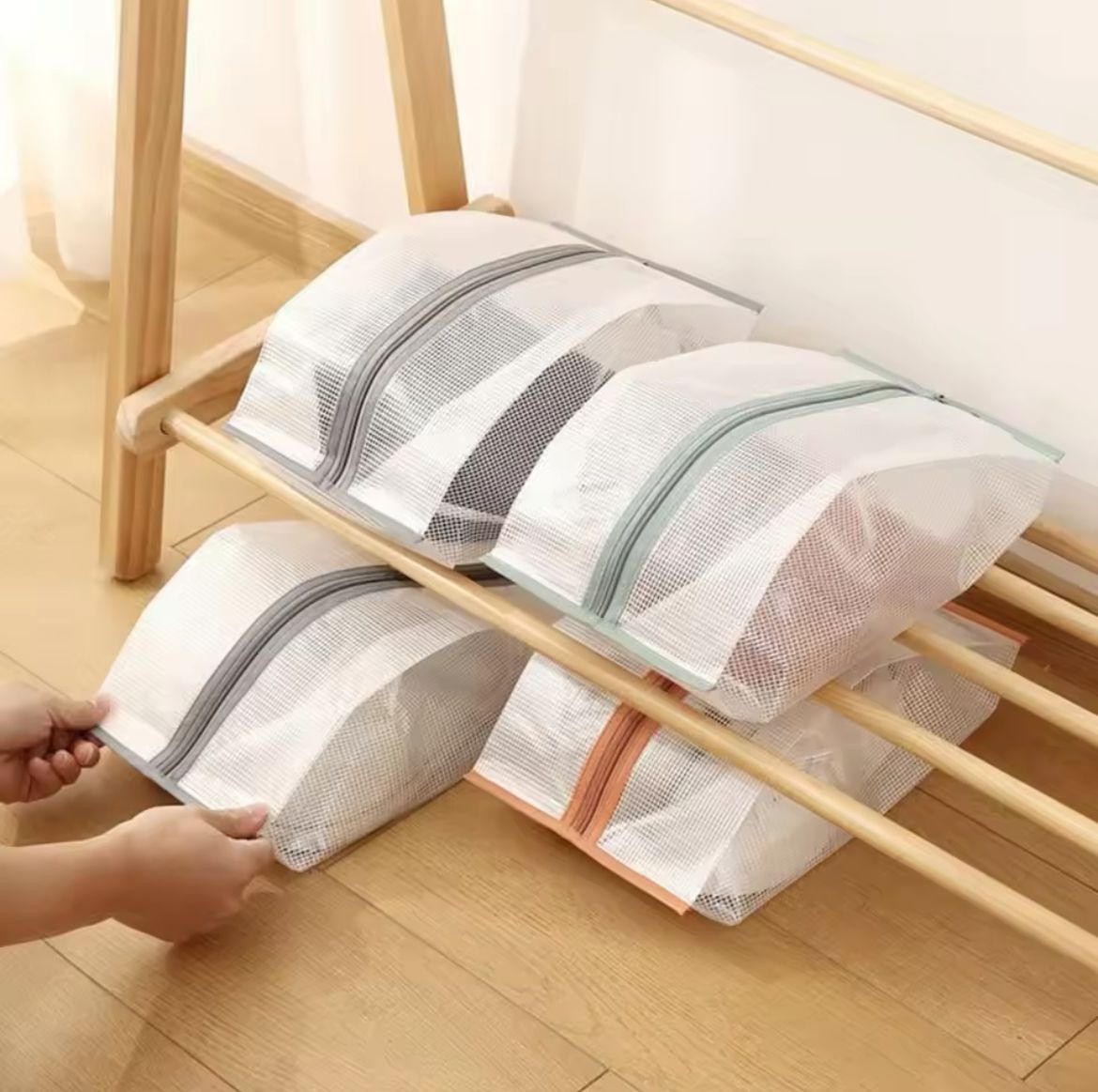 Breathable mesh shoe bag for dustproof shoe storage and travel organization