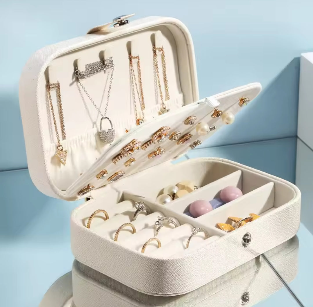 Jewelry case