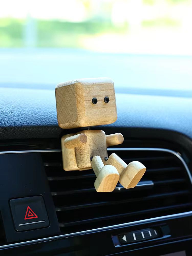 Wooden Robot Car Diffuser – Cute Driving Buddy Aromatherapy Vent Clip and Dashboard Air Freshener with Essential Oil