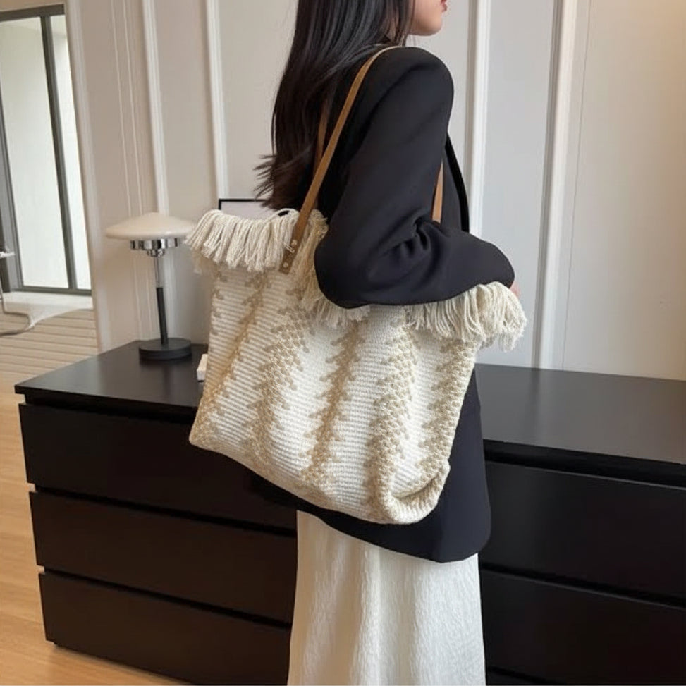 Summer Tassel Tote Bag Canvas – Stylish and Spacious for Casual and Beach Use