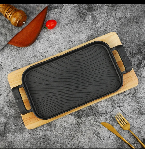 Rectangular Cast Iron Sizzling Grill Pan with Wooden Base, 29×17 cm, Thickened Heavy-Duty Pan for BBQ, Steak, and Grilled Fish, Suitable for Home and Commercial Use