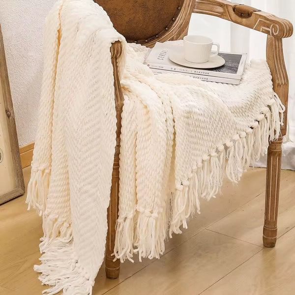 Throw Blanket with Tassels 130×170 cm, Soft and Cozy Lightweight Blanket for Sofas, Beds, and Lounge Areas, Elegant Tassel Design for Stylish Home Décor