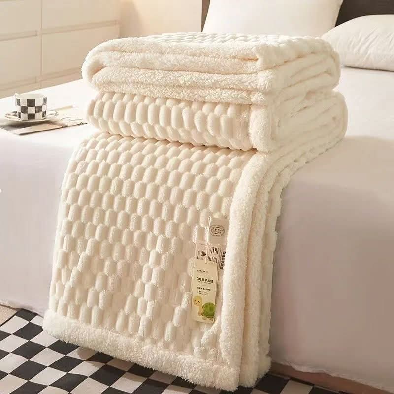 Gemelli Collections soft white throw blanket for cozy home décor and gifting