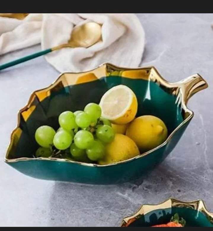 Porcelain leaf bowl