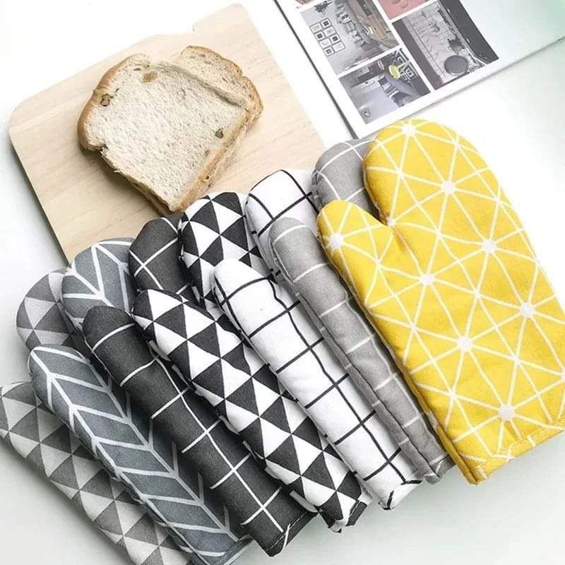 Heat Resistant Oven Gloves Pair