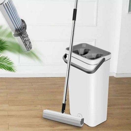 Hand free squeeze mop with bucket