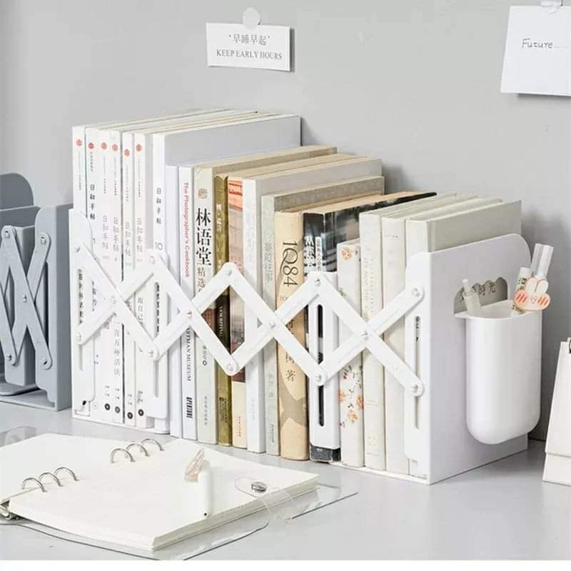 Retractable book organizing shelf