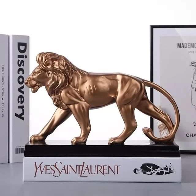 Creative Resin Golden Male lion Decor