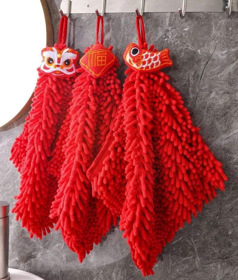 Red chenille microfiber kitchen/bathroom towels
