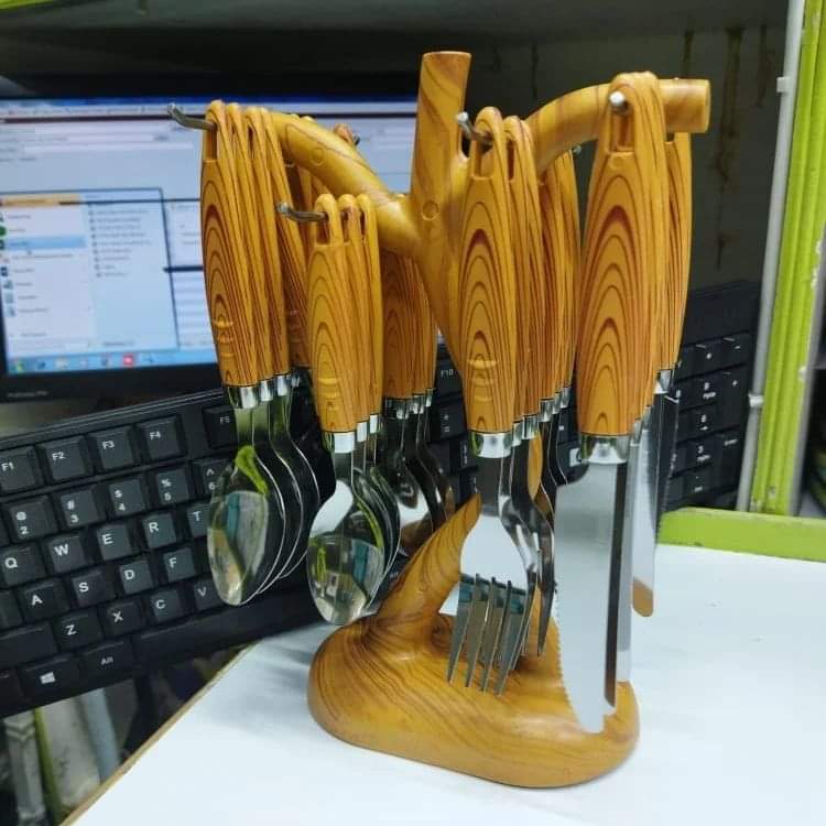 24pcs cutlery set with a wooden stand