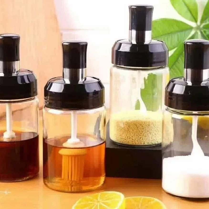 4pcs 250ml Spice canisters with Scooping spoons