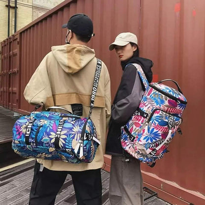 Large capacity travel bag / sports bag