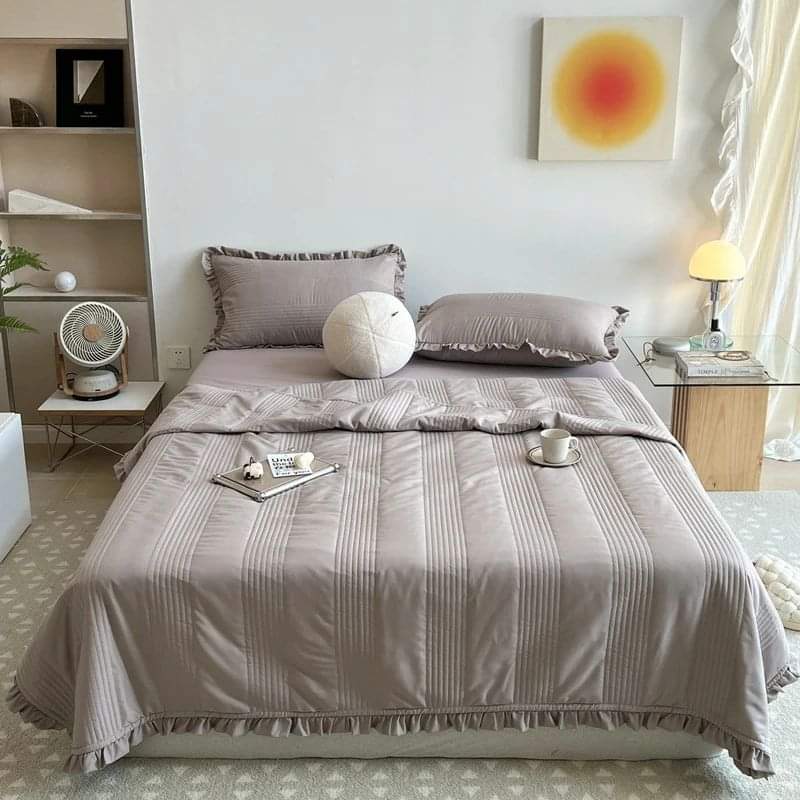 Fashionable Bedspread Cover