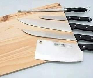 5pcs Knife Set with a Wooden Cutting Board