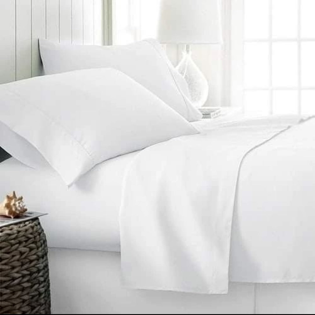 White plain cotton bedsheets 7*7ft