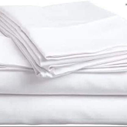 White plain cotton bedsheets 7*7ft